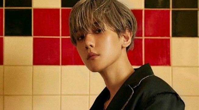 Baekhyun (EXO) là nghệ sĩ đầu tiên nhận được Triple Platinum