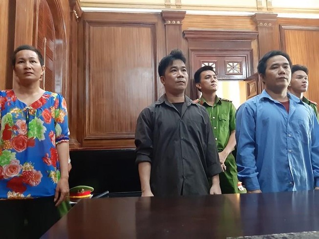Người đánh kiểm sát viên tại tòa thua kiện trong vụ án dân sự
