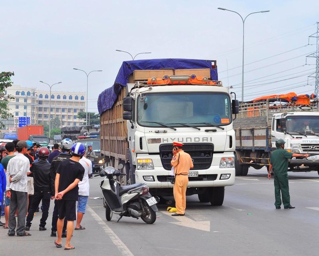 Hai chị em ruột bị xe tải cán chết thương tâm