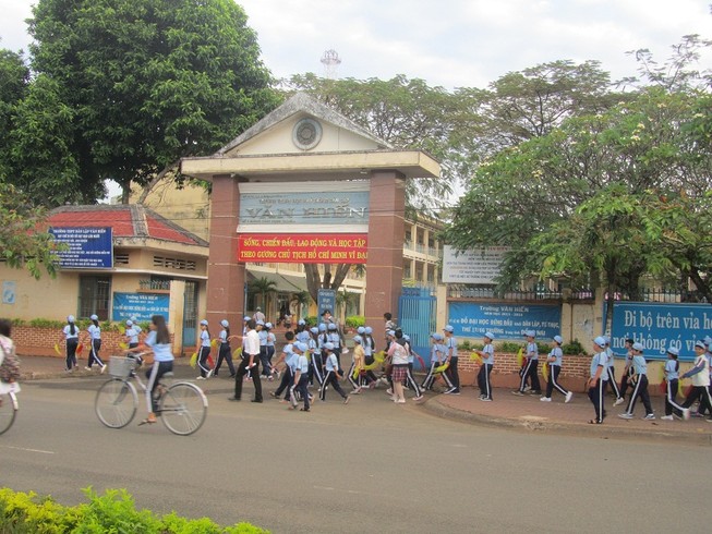 Sẽ tạm dừng quyết định chuyển đổi trường Văn Hiến