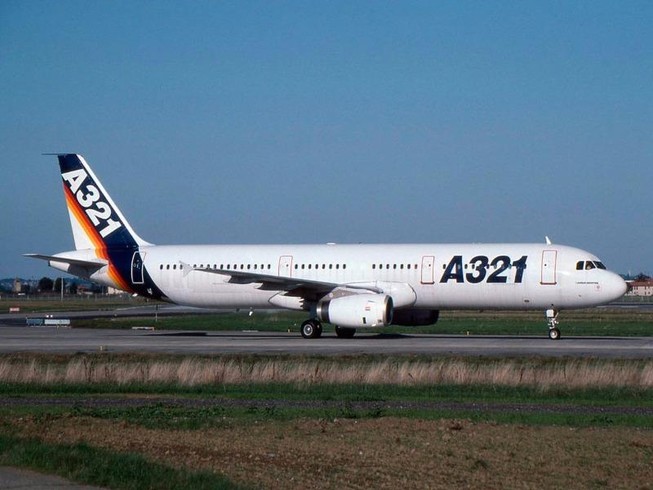 Nóng:Máy bay Airbus suýt va chạm thủy phi cơ ở Cam Ranh
