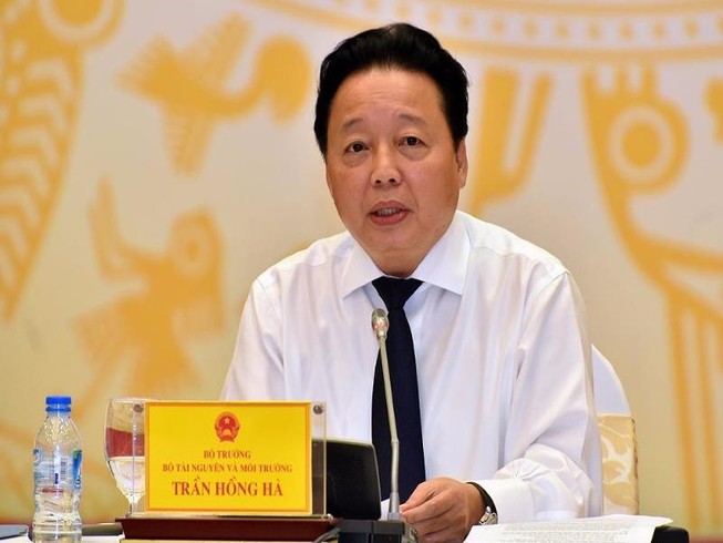 Bộ trưởng TN&MT: Chưa 'ghi tên cả gia đình lên giấy đỏ'