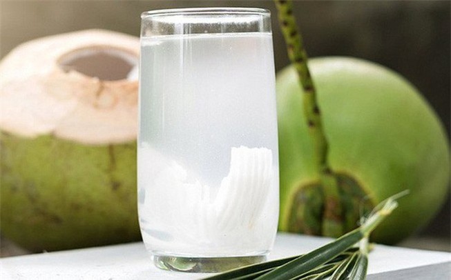 Nước dừa có thể giúp giải độc tố cho thận