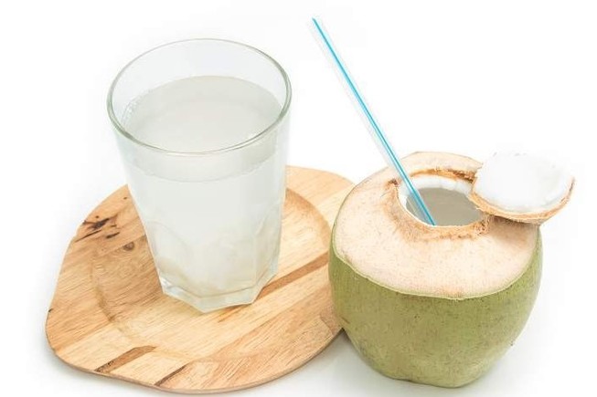 Uống nước dừa có thể kiểm soát bệnh tiểu đường
