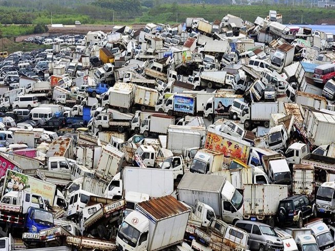 CSGT đẩy mạnh việc thu hồi giấy tờ xe ô tô quá 'đát'