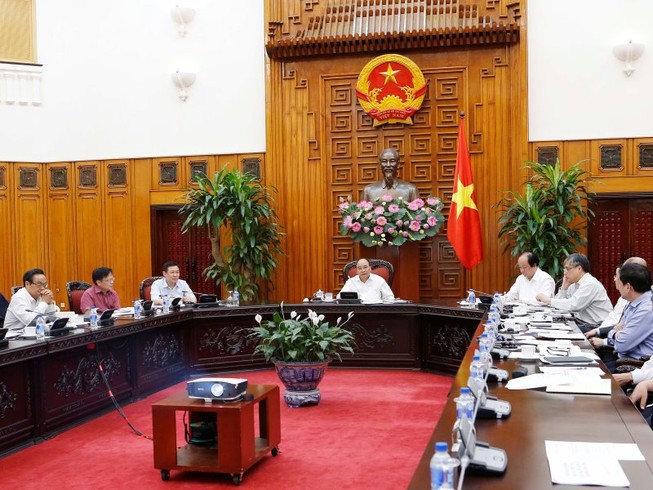 Thủ tướng làm việc với tổ tư vấn kinh tế