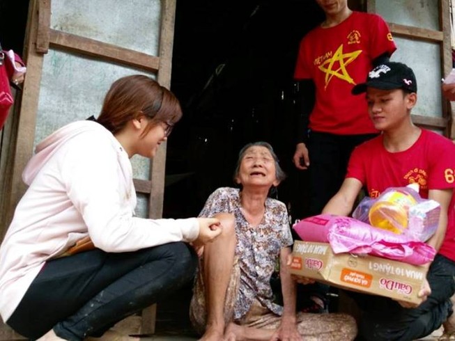 'Mãi sao chưa thấy nhóm Vinh về'
