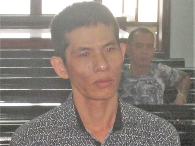 Bán thuốc lá kèm ma túy, lãnh chín năm tù