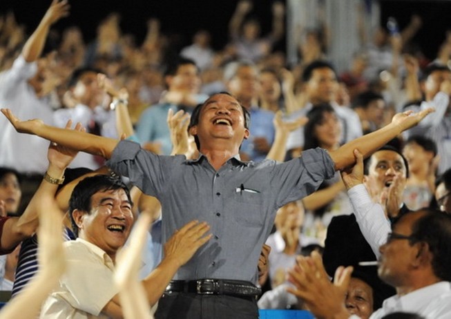 Bầu Đức: “Gặp Thái đá mới đã!”