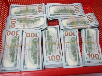 Vận chuyển trái phép 90.000 USD từ Hàn Quốc về Việt Nam