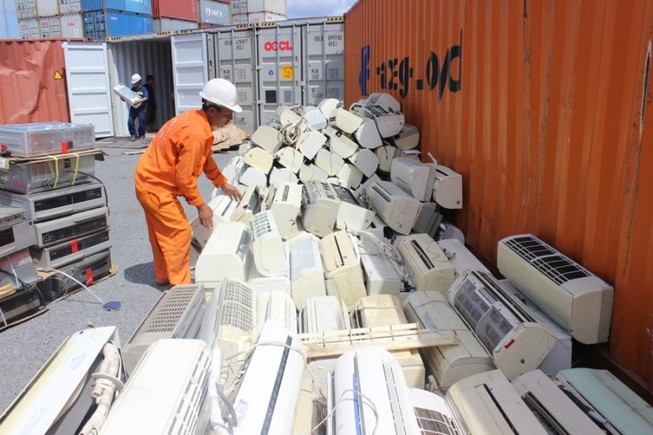 Lập doanh nghiệp 'bí ẩn' nhập khẩu hàng cấm