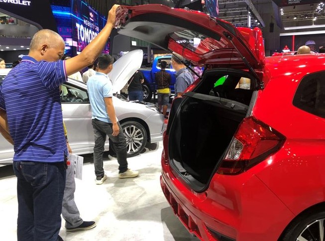 Những mẫu xe hatchback gia đình giá rẻ chỉ từ 300 triệu đồng