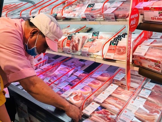 Giá thịt heo biến động trái chiều vì dịch Corona