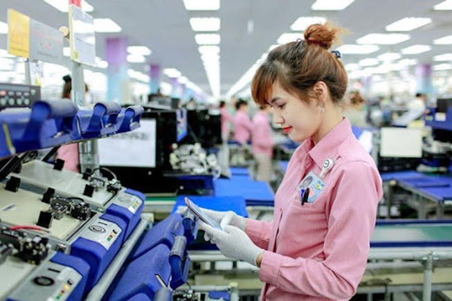 Bất chấp dịch COVID-19, điện thoại, máy tính sang Mỹ tăng vọt