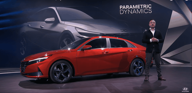 Hyundai Elantra mới ra mắt giá chỉ từ 291 triệu đồng