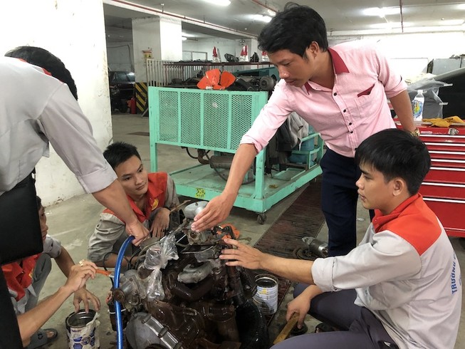 Người Việt tăng mua xe, ngành học kỹ thuật ô tô 'hot'