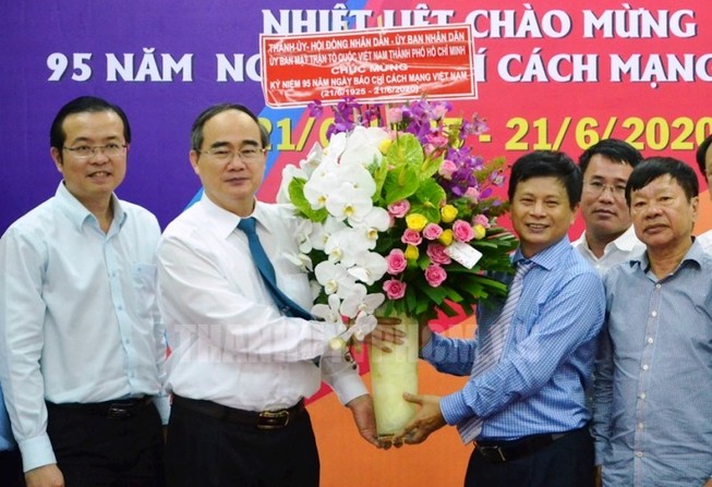 Lãnh đạo TP.HCM thăm các cơ quan báo chí
