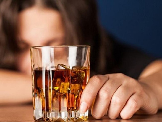 Làm sao để tránh ngộ độc rượu, bia ngày tết?