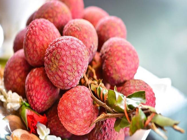 Mẹo chọn quả vải tươi ngon, không bị sâu