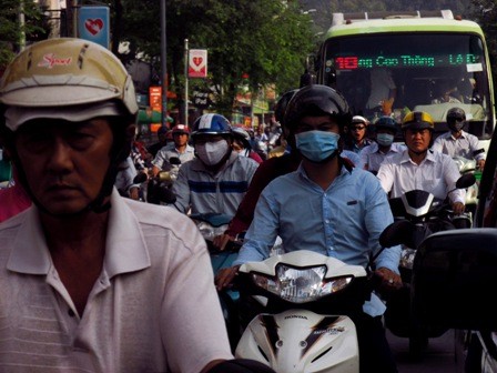 Người Sài Gòn mệt mỏi với 'điệp khúc' kẹt xe hằng ngày