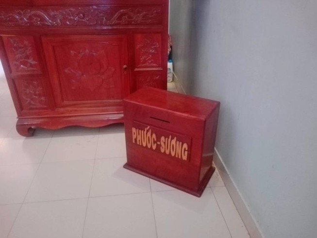 Truy tìm đôi nam nữ vào chùa trộm tiền công đức