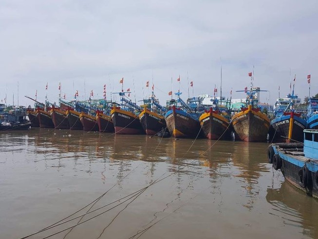 Chủ tịch Bình Thuận xuống địa phương chỉ đạo chống bão