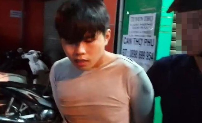 Trong 3 giờ gây 2 vụ cướp giật ở tiệm vàng