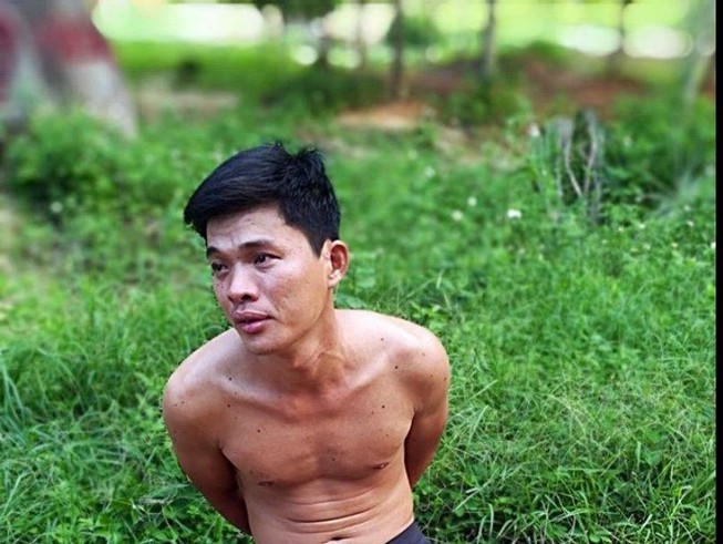Chém chết hàng xóm vì nghi ngoại tình với vợ