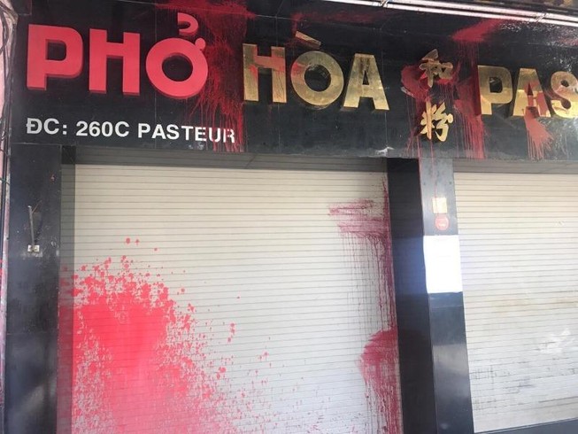 Cảnh sát cử lực lượng bảo vệ quán Phở Hòa Pasteur