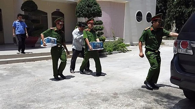 Một số hình ảnh khám xét, bắt giam phó chủ tịch TP Phan Thiết