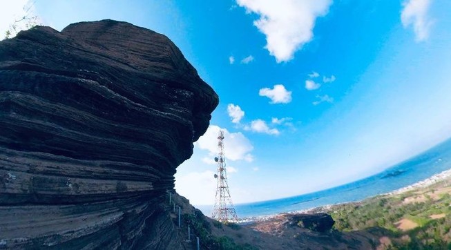 Tạm ngưng đón khách du lịch ra đảo Phú Quý