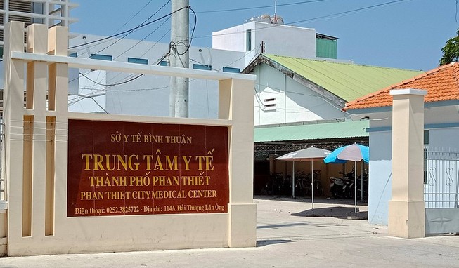 Giám đốc, Phó Giám đốc Trung tâm Y tế Phan Thiết bị cách chức