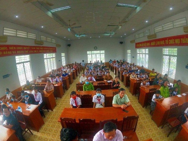 Bình Thuận: Trao hơn 200 triệu đồng cho 70 học sinh khó khăn