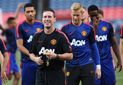 M.U khủng hoảng: Van Gaal đuổi cổ HLV thể lực