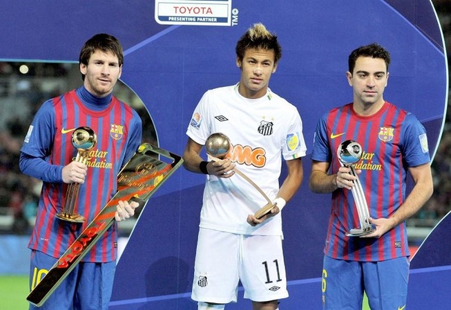 Neymar bị CĐV Santos kiện vì sang Barca