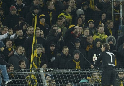 Dortmund lại thua, chôn chân ở đáy bảng Bundesliga