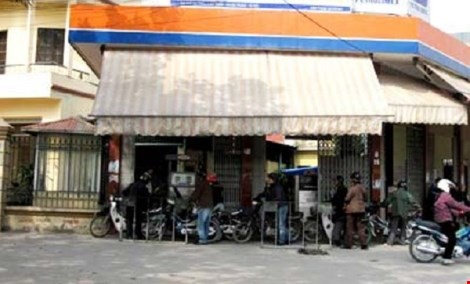 Bắt thêm bốn đối tượng vụ gắn chip gian lận xăng dầu