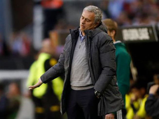 MU không ‘có vé’ dự vòng bảng Champions League