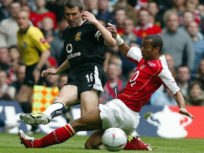 MU sẽ đánh bại Arsenal bằng đội hình… hai