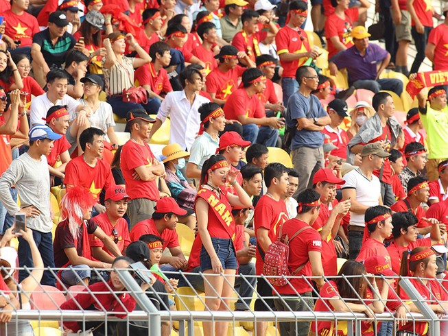Phí Minh Long sai lầm, Việt Nam thua Thái Lan tan nát