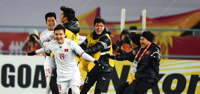 Vỡ òa vì U-23 VN vào chung kết sau loạt Penalty cân não