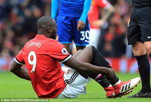 Mourinho thông báo tin vui trước 'cuộc chiến mùa giải' của MU