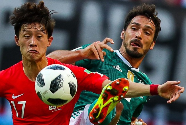 Đức bị loại, Hummels quay sang ủng hộ đại kình địch