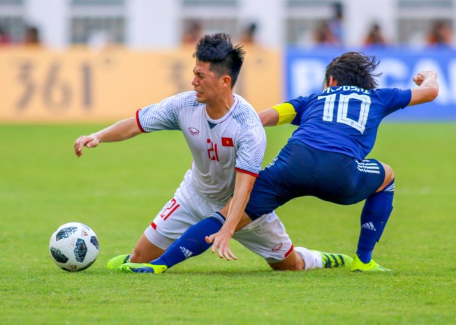 Olympic VN lại gặp 'hạn', mất thêm Đình Trọng vì chấn thương