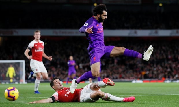 Hòa Liverpool, Arsenal bất bại 9 trận liên tục