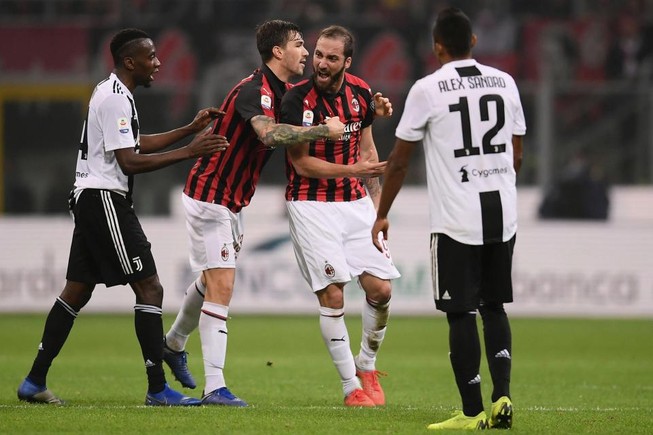 Ronaldo hy vọng Higuain không phải nhận án phạt nặng