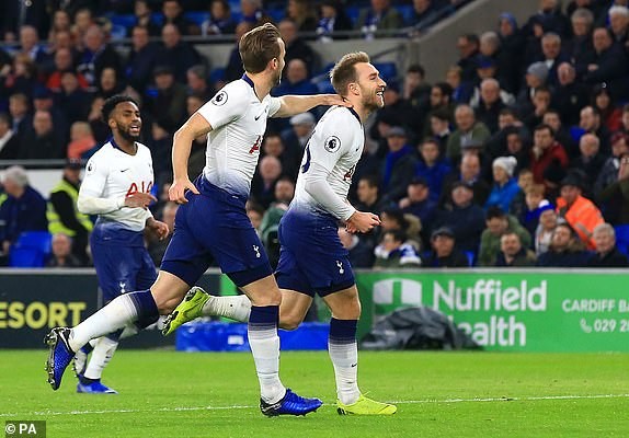 Vùi dập đối thủ, Arsenal, Tottenham thắng lớn đầu năm