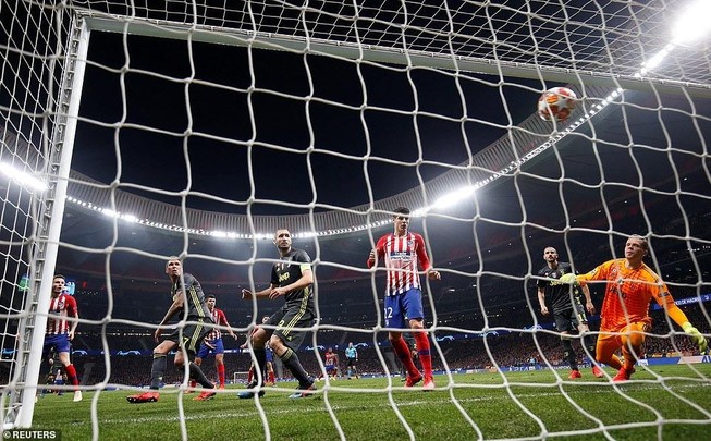 Ronaldo im tiếng, Juventus ‘sụp đổ’ trước Atletico Madrid