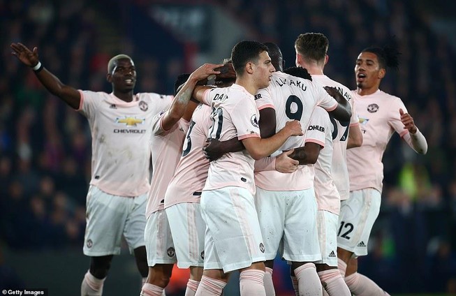 MU, Arsenal, Tottenham, Chelsea ‘long tranh hổ đấu’