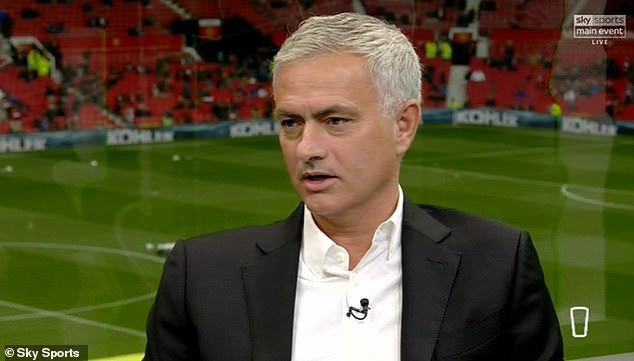 Giữ được kỷ lục, Mourinho chế giễu Klopp chưa từng thắng ở MU